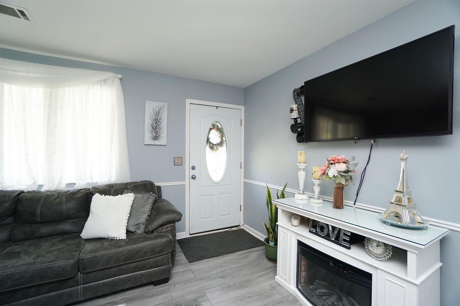 10857 Pippin Road Cincinnati, OH 45231 - Photo 3 of 25 Gallery Image 3