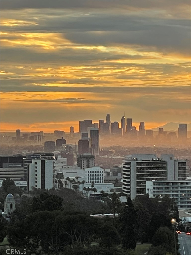 875 Comstock Avenue, Unit 16A Los Angeles, CA 90024 - Photo 27 of 28 a view of a city with an ocean view