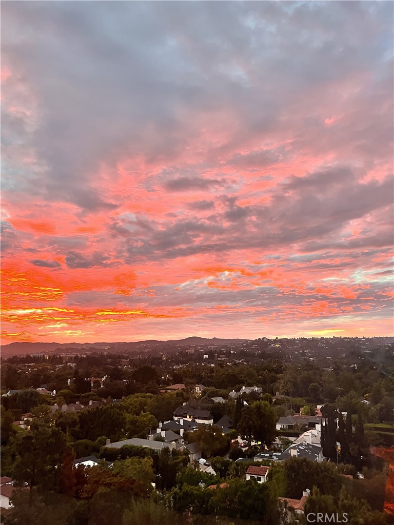 875 Comstock Avenue, Unit 16A Los Angeles, CA 90024 - Photo 28 of 28 a view of city and mountain