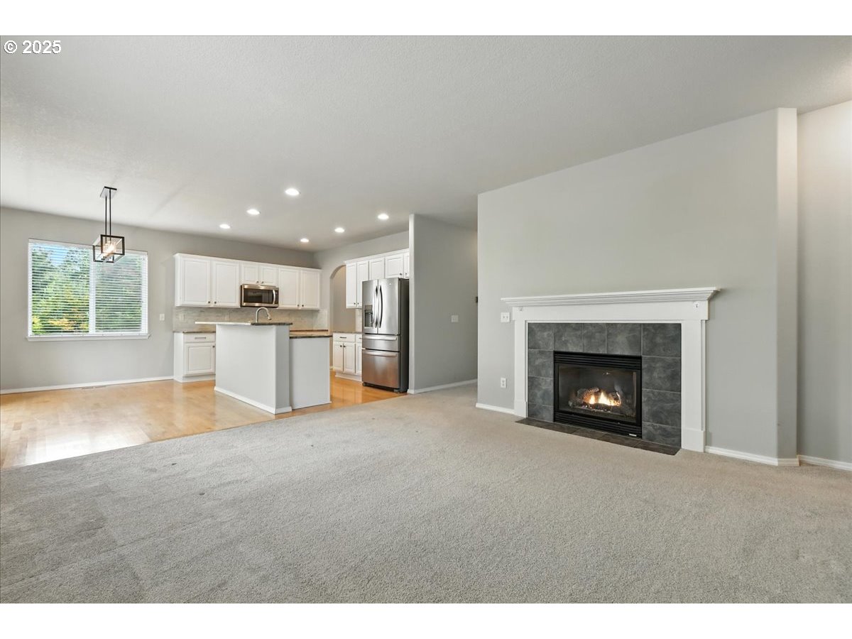 3839 Northwest 9th Loop Camas, WA 98607 - Photo 22 of 48 Kitchen/Family Room