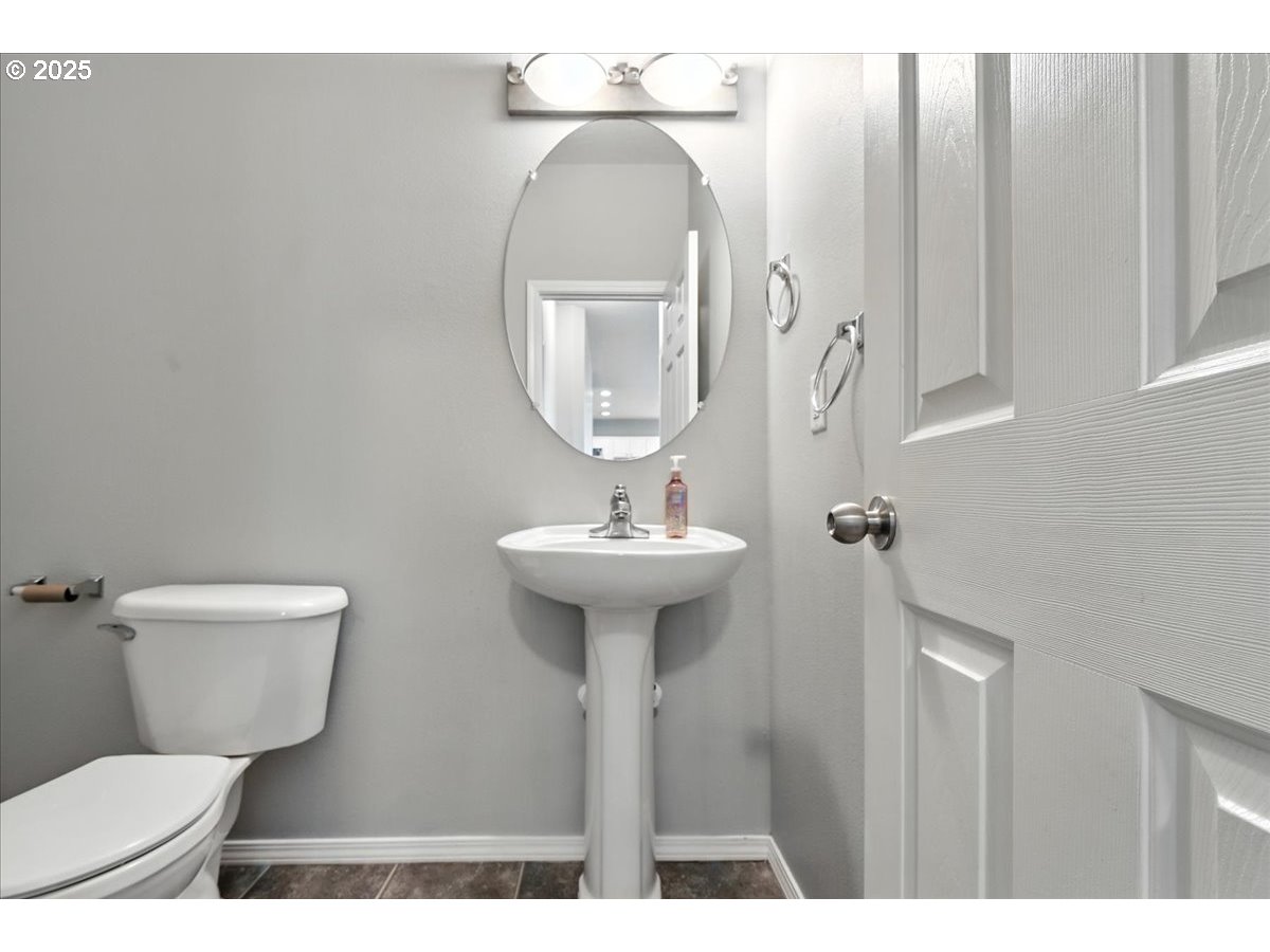 3839 Northwest 9th Loop Camas, WA 98607 - Photo 24 of 48 Bathroom