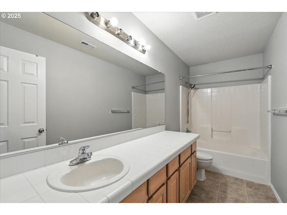 3839 Northwest 9th Loop Camas, WA 98607 - Photo 37 of 48 Bathroom