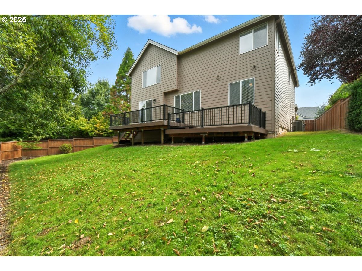 3839 Northwest 9th Loop Camas, WA 98607 - Photo 40 of 48 Deck