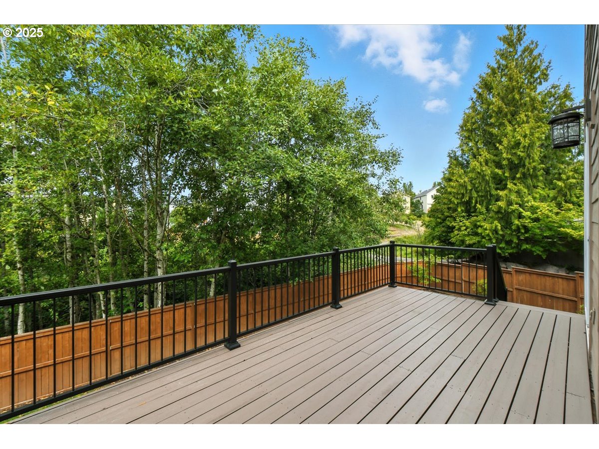 3839 Northwest 9th Loop Camas, WA 98607 - Photo 43 of 48 Deck