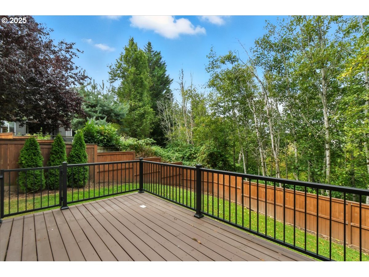 3839 Northwest 9th Loop Camas, WA 98607 - Photo 44 of 48 Deck