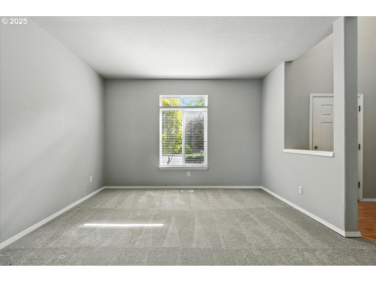 3839 Northwest 9th Loop Camas, WA 98607 - Photo 7 of 48 Living Room