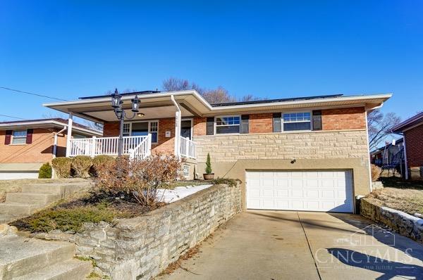 5724 Lawrence Road Cincinnati, OH 45248 - Photo 2 of 44