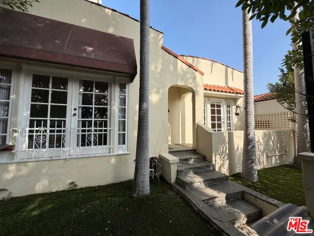 $1,995,000 | 9037 Elevado Avenue, West Hollywood, CA 90069