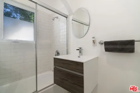 $1,995,000 | 9037 Elevado Avenue, West Hollywood, CA 90069