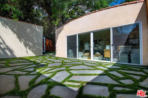 $1,995,000 | 9037 Elevado Avenue, West Hollywood, CA 90069