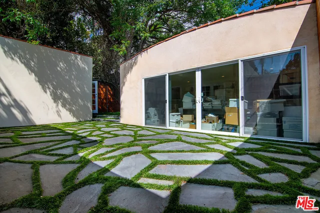 $1,995,000 | 9037 Elevado Avenue, West Hollywood, CA 90069