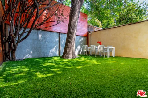 $1,995,000 | 9037 Elevado Avenue, West Hollywood, CA 90069