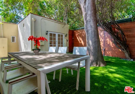 $1,995,000 | 9037 Elevado Avenue, West Hollywood, CA 90069