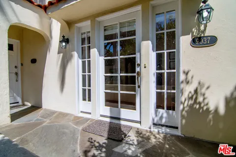 $1,995,000 | 9037 Elevado Avenue, West Hollywood, CA 90069