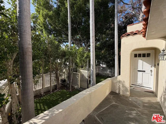 $1,995,000 | 9037 Elevado Avenue, West Hollywood, CA 90069
