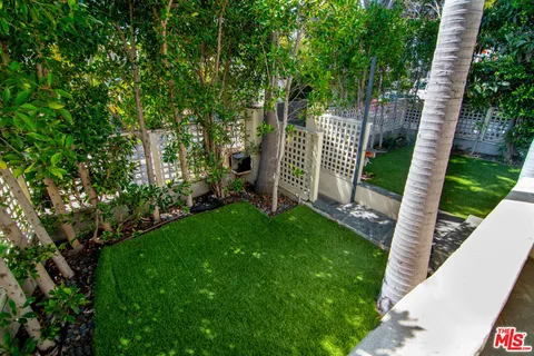 $1,995,000 | 9037 Elevado Avenue, West Hollywood, CA 90069