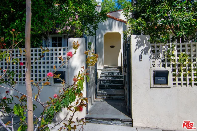 $1,995,000 | 9037 Elevado Avenue, West Hollywood, CA 90069