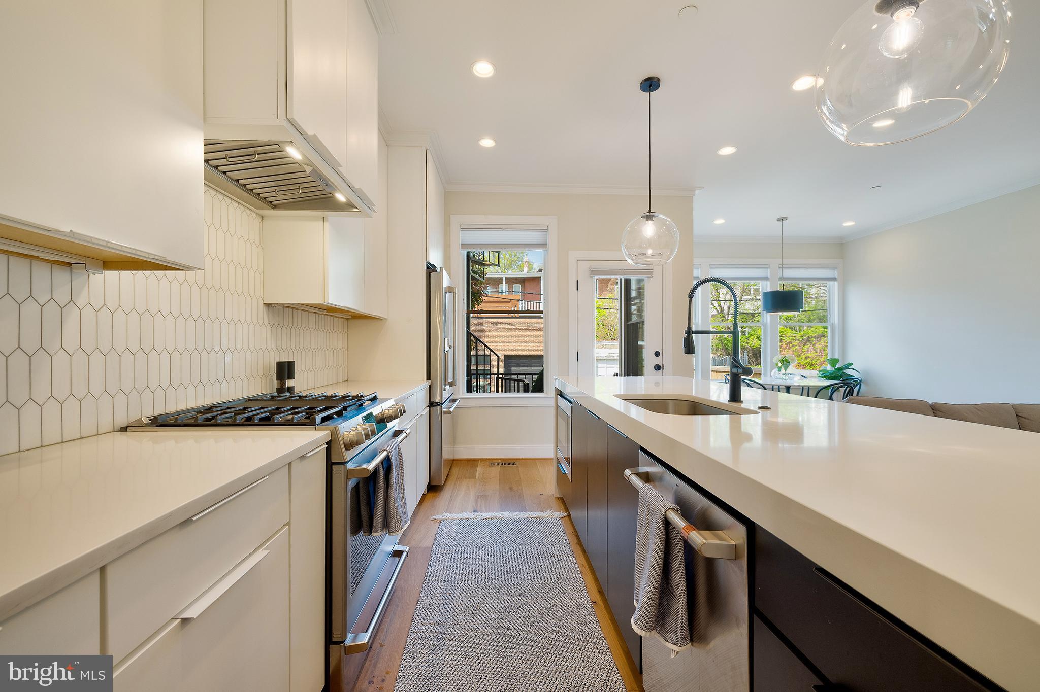 1817 Lamont Street Northwest, Unit 1 Washington, DC 20010 - Photo 19 of 45