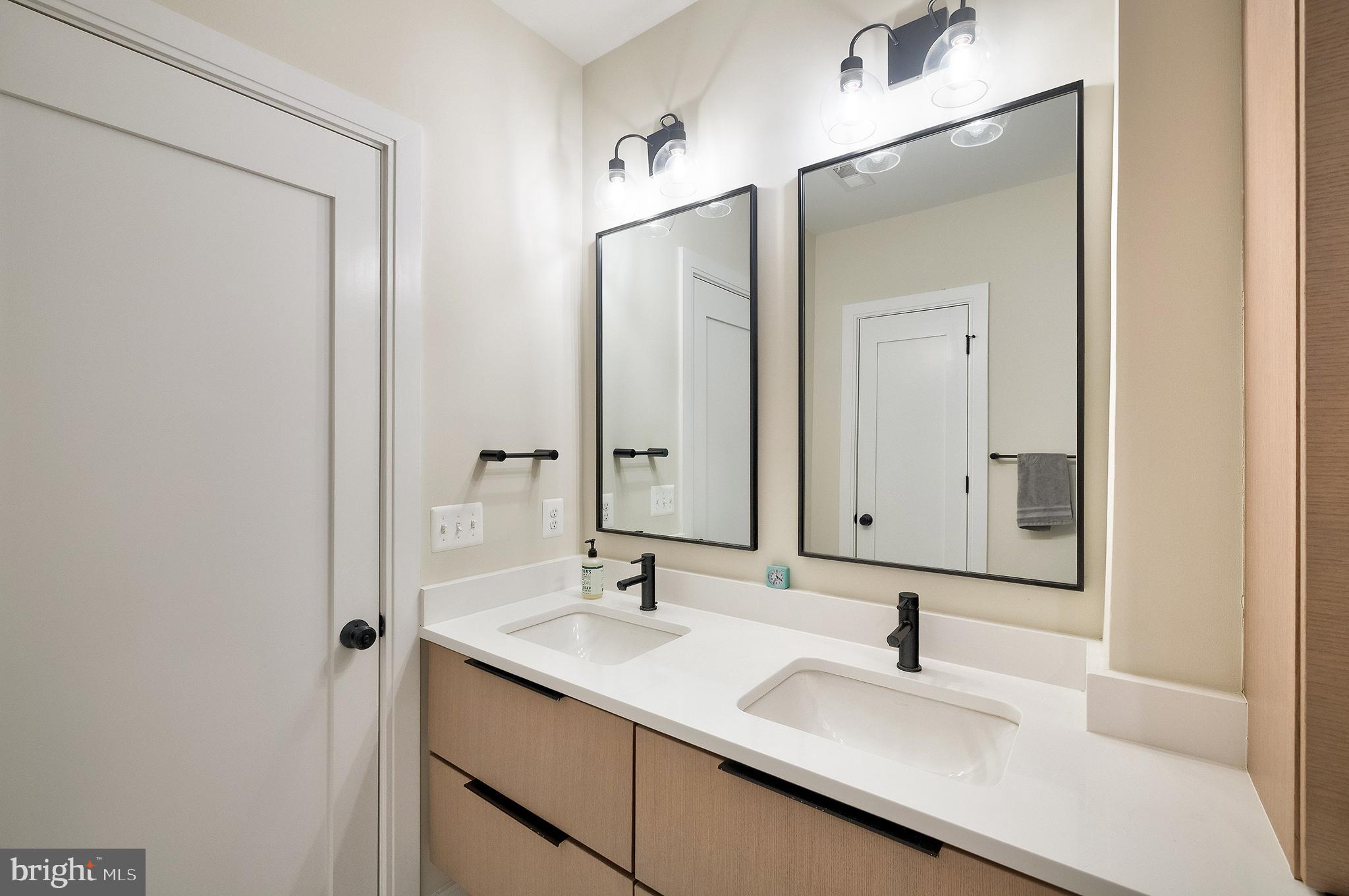 1817 Lamont Street Northwest, Unit 1 Washington, DC 20010 - Photo 33 of 45