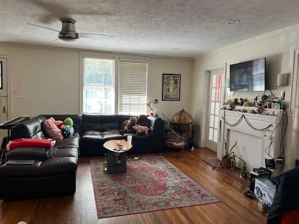 $3,225 | 1112 Southwest 3rd Avenue, Gainesville, FL 32601