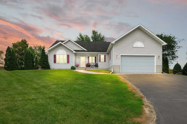 $457,900 | W11025 Glen Drive, Beaver Dam, WI 53916