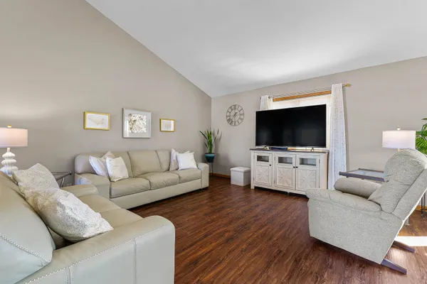 $457,900 | W11025 Glen Drive, Beaver Dam, WI 53916