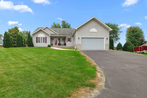 $457,900 | W11025 Glen Drive, Beaver Dam, WI 53916