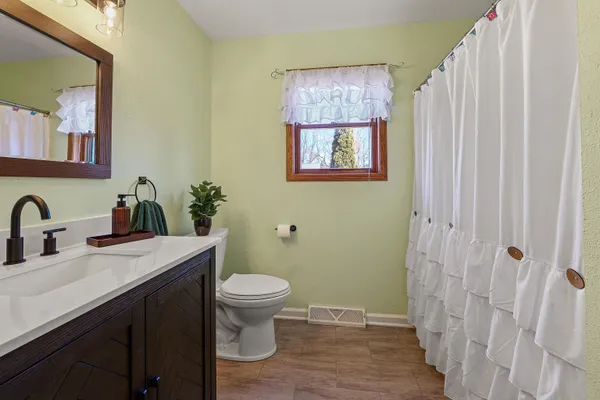 $457,900 | W11025 Glen Drive, Beaver Dam, WI 53916