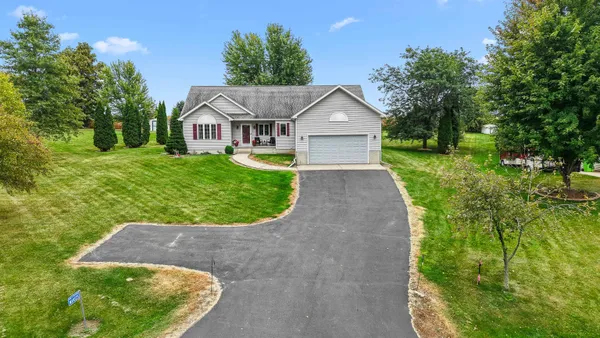 $457,900 | W11025 Glen Drive, Beaver Dam, WI 53916
