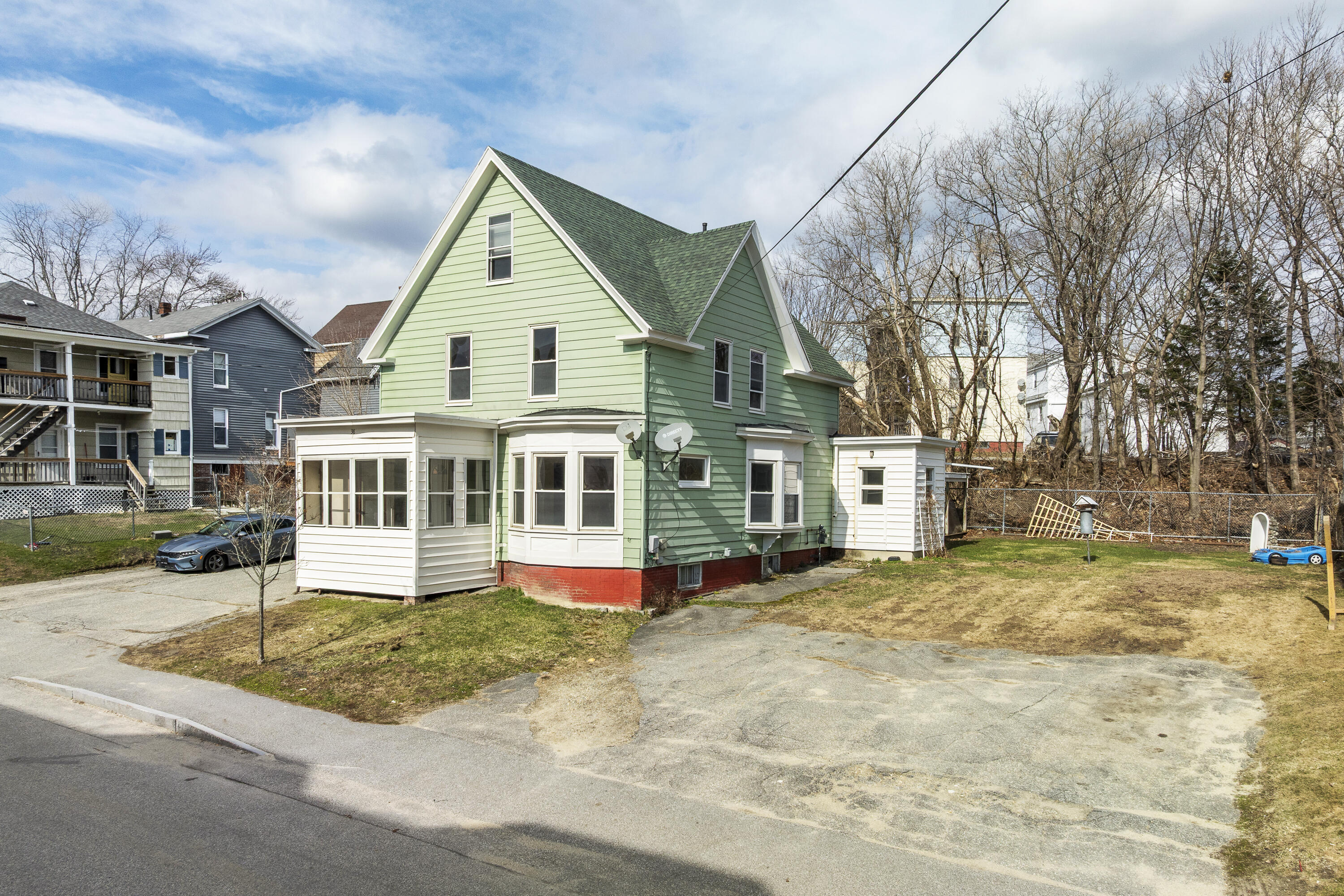 38 Jefferson Street Lewiston, ME 04240 - Photo 10 of 77 10-38 Jefferson St, Lewiston, ME-TP