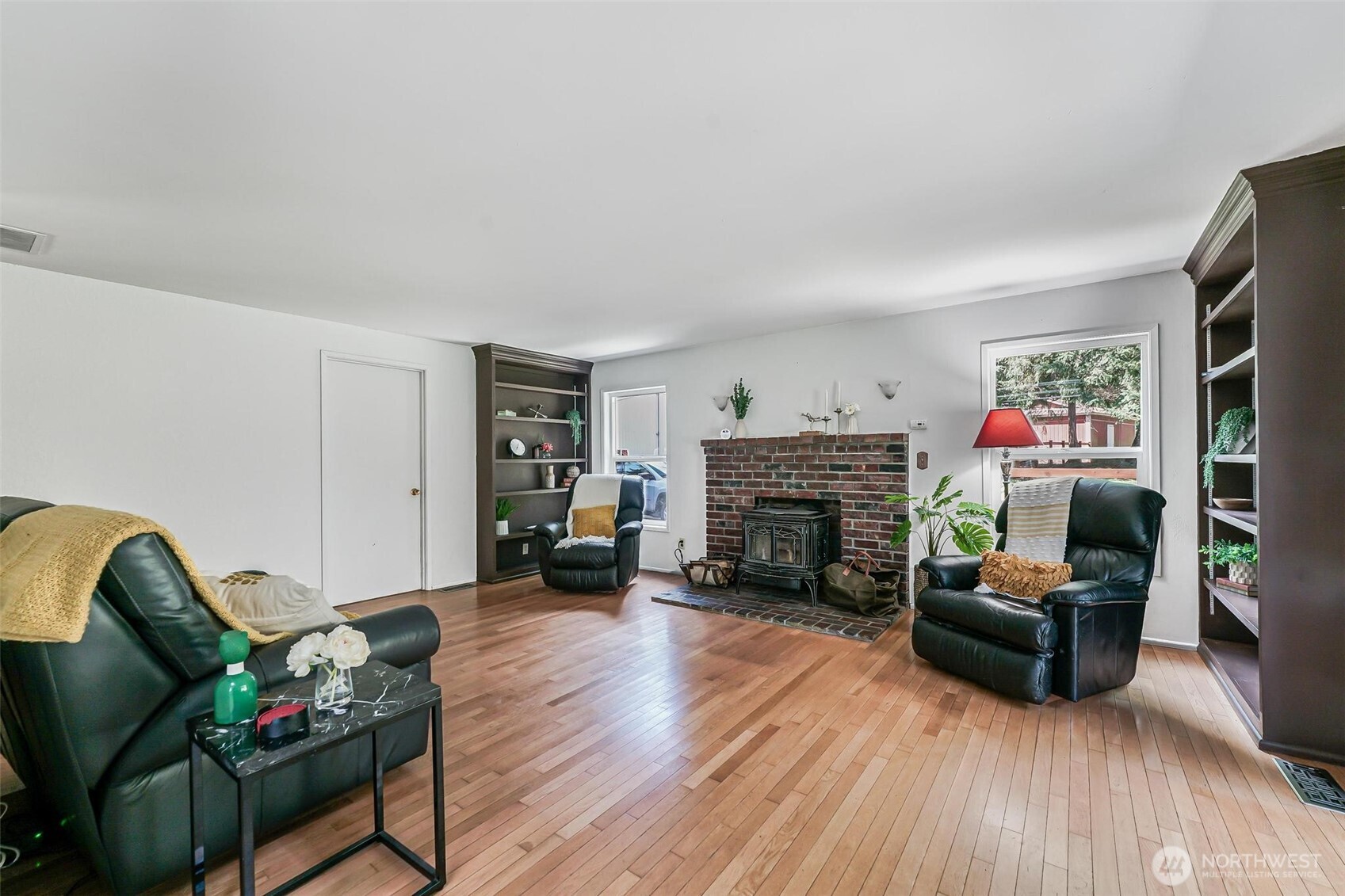 23326 Southeast 199th Street Maple Valley, WA 98038 - Photo 6 of 37