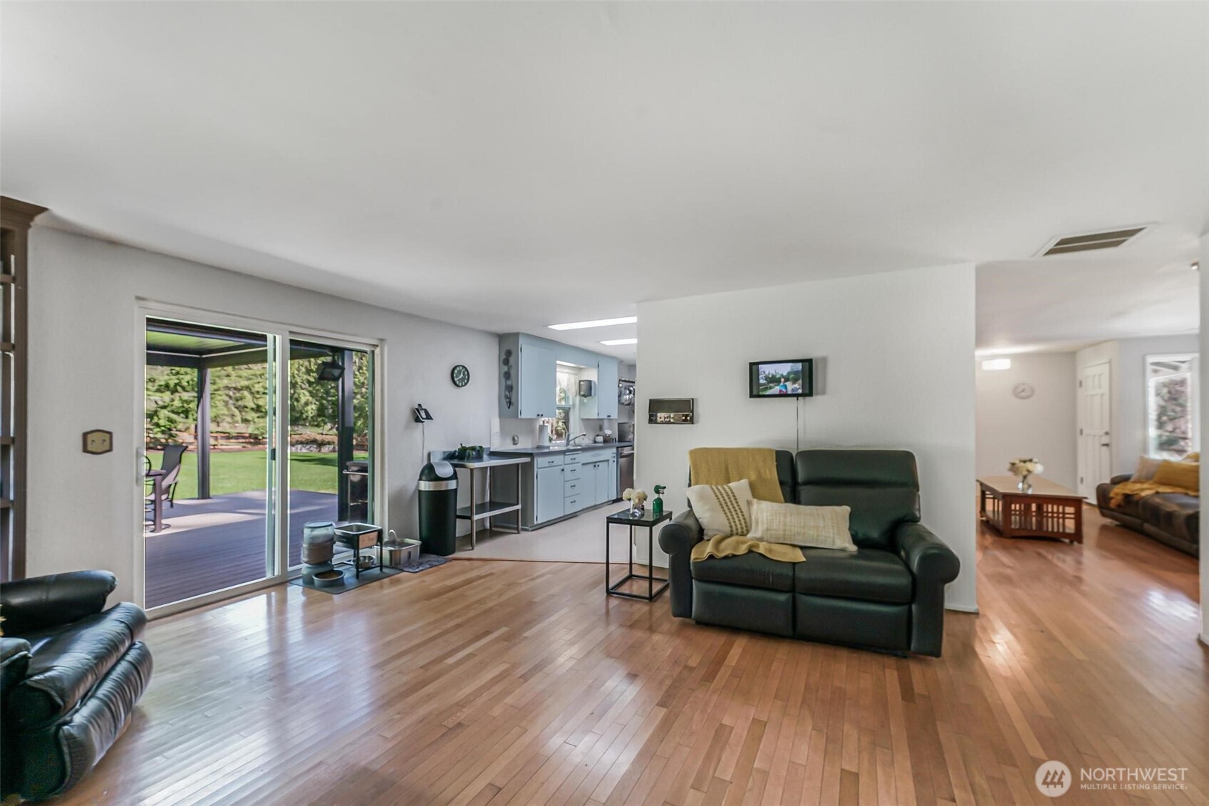 23326 Southeast 199th Street Maple Valley, WA 98038 - Photo 7 of 37