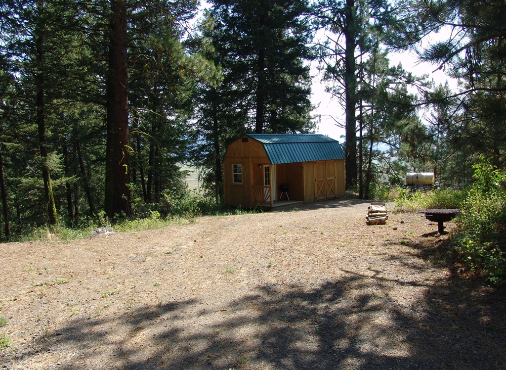 105 Poplar Lane, Unit 11 Cascade, ID 83611 - Photo 9 of 16 Hickory Shed Included
