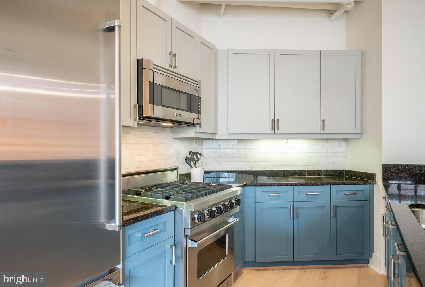 1700 Kalorama Road Northwest, Unit 308 Washington, DC 20009 - Photo 13 of 33 Viking Appliances