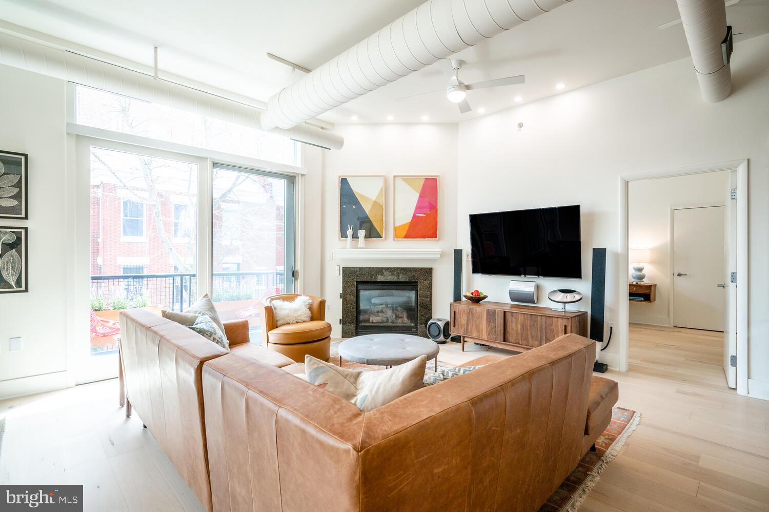 1700 Kalorama Road Northwest, Unit 308 Washington, DC 20009 - Photo 2 of 33 Gas Fireplace