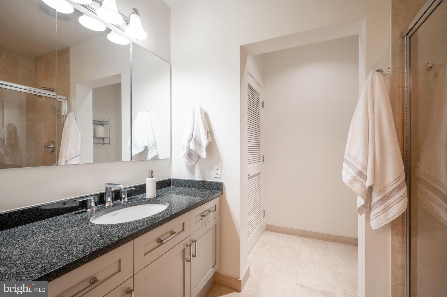 1700 Kalorama Road Northwest, Unit 308 Washington, DC 20009 - Photo 25 of 33 Second Bedroom en suite Bath