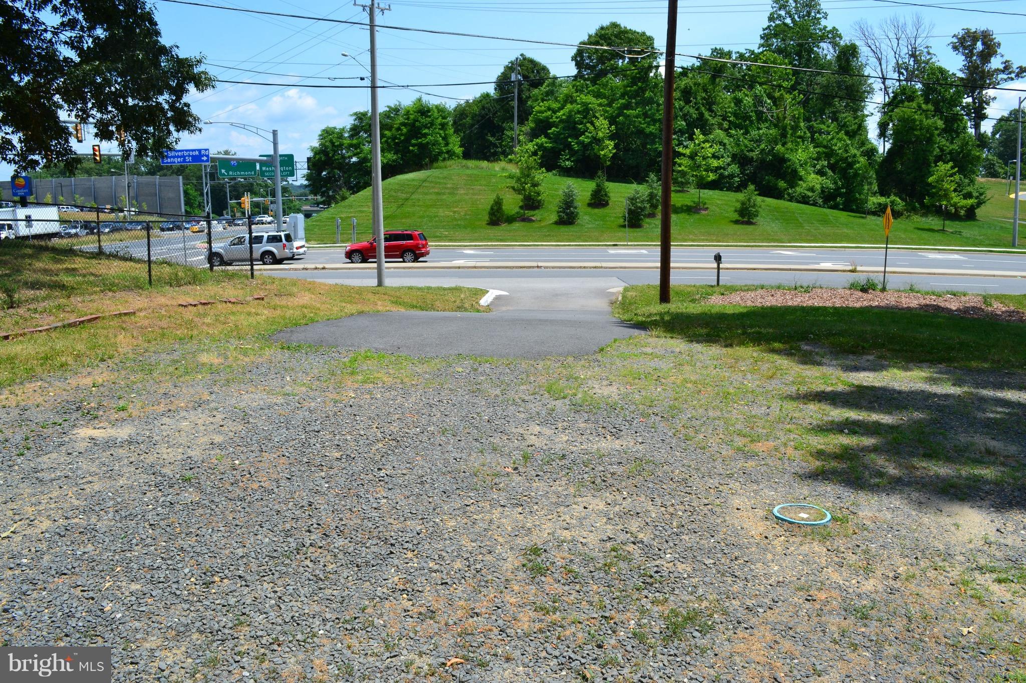 9300 Sanger Street Lorton, VA 22079 - Photo 4 of 16 a view of park