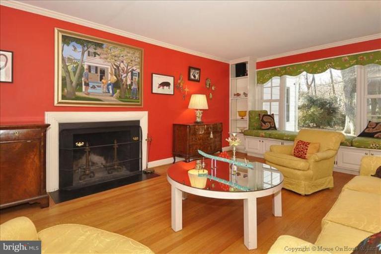 4604 Tournay Road Bethesda, MD 20816 - Photo 10 of 23 Living Room