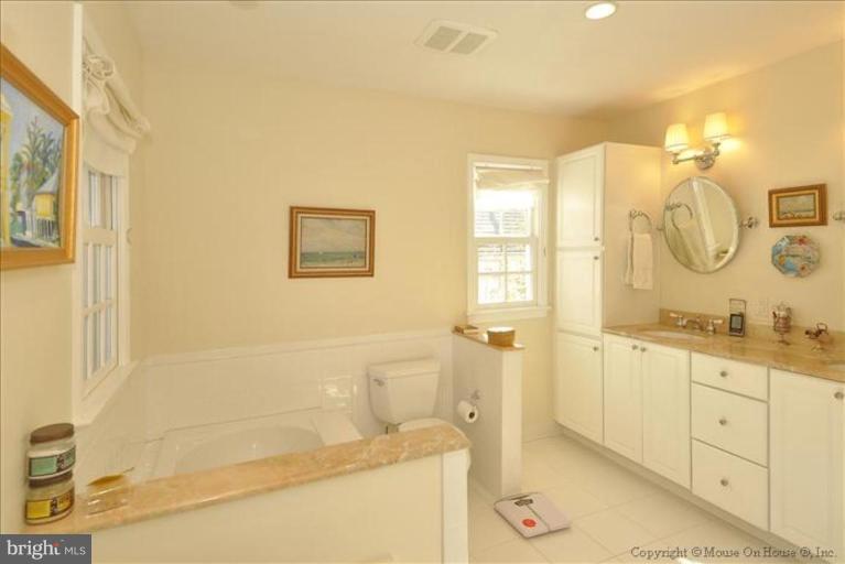 4604 Tournay Road Bethesda, MD 20816 - Photo 14 of 23 Master Bath