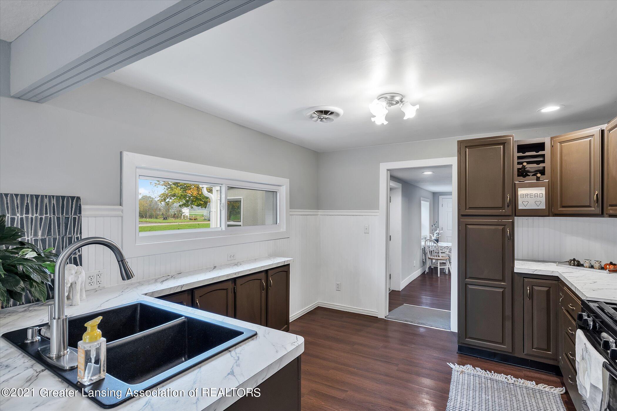 2925 South Canfield Road Eaton Rapids, MI 48827 - Photo 11 of 31 11-2925 S Canfield Rd-Windowstill Real E
