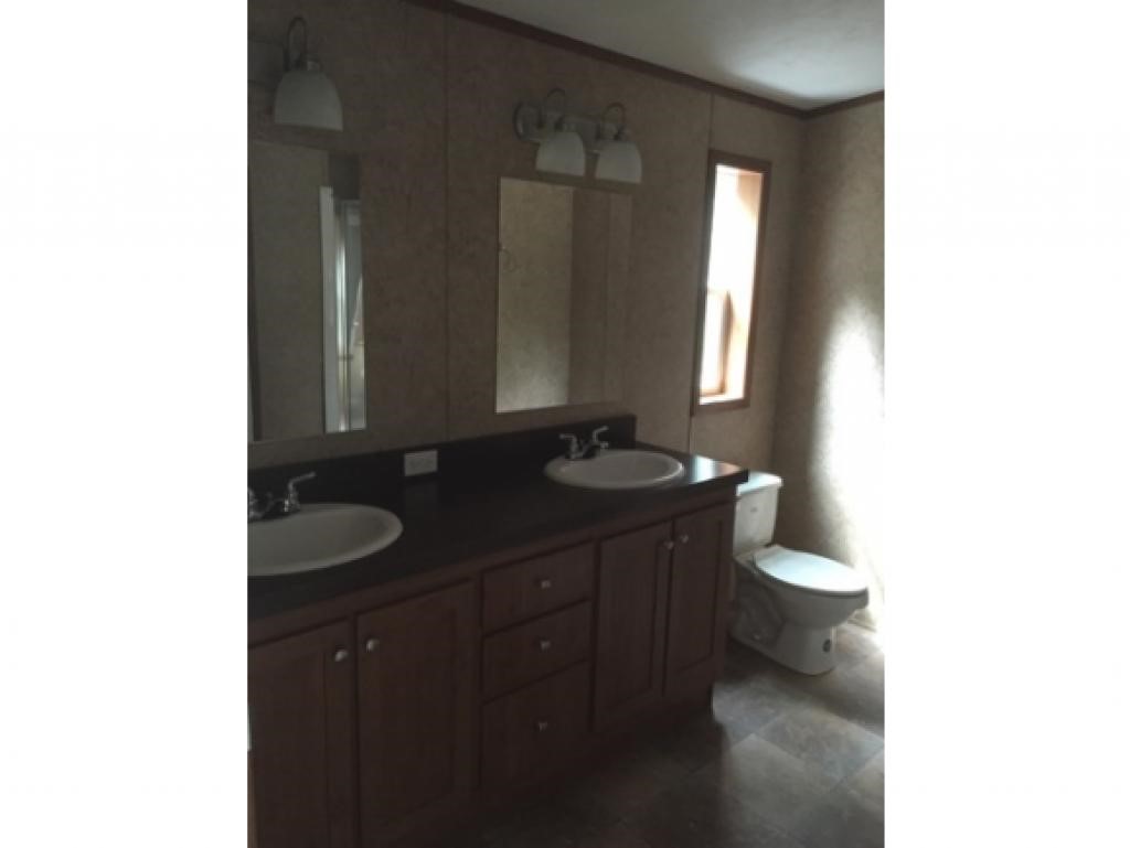 389 Chadbourne Ridge Road Waterboro, ME 04061 - Photo 17 of 20 Gallery Image 17