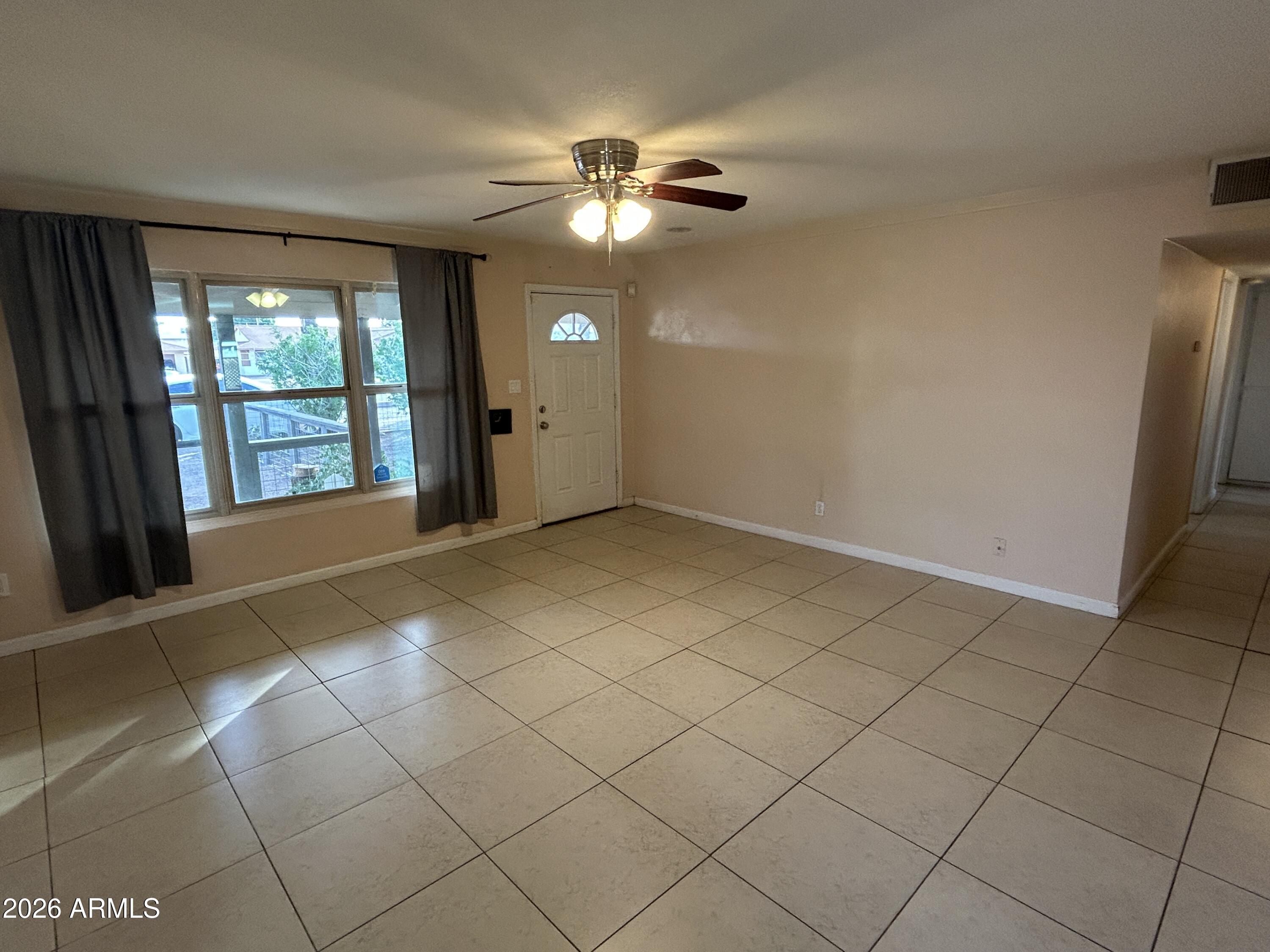 3944 West Bethany Home Road Phoenix, AZ 85019 - Photo 6 of 22 IMG_4106