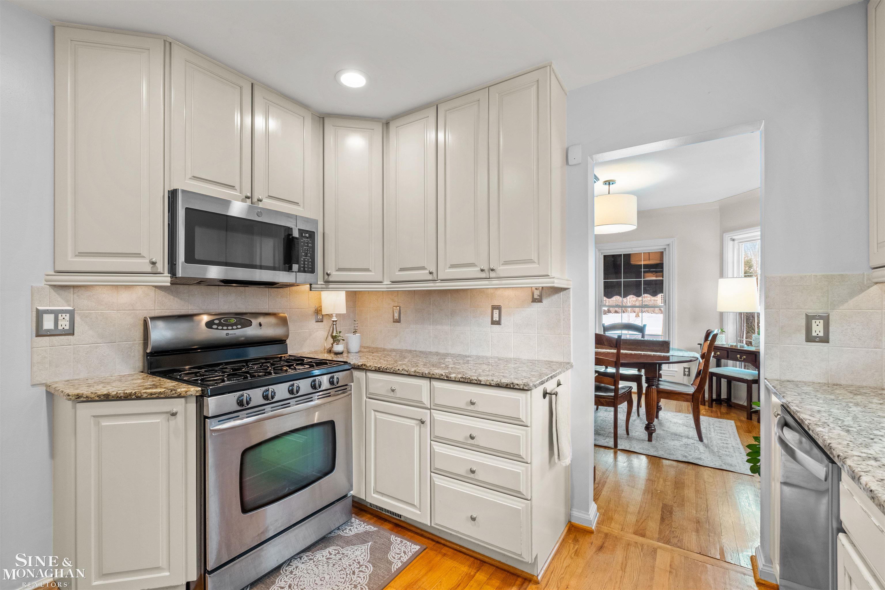 407 Kerby Road Grosse Pointe Farms, MI 48236 - Photo 10 of 44