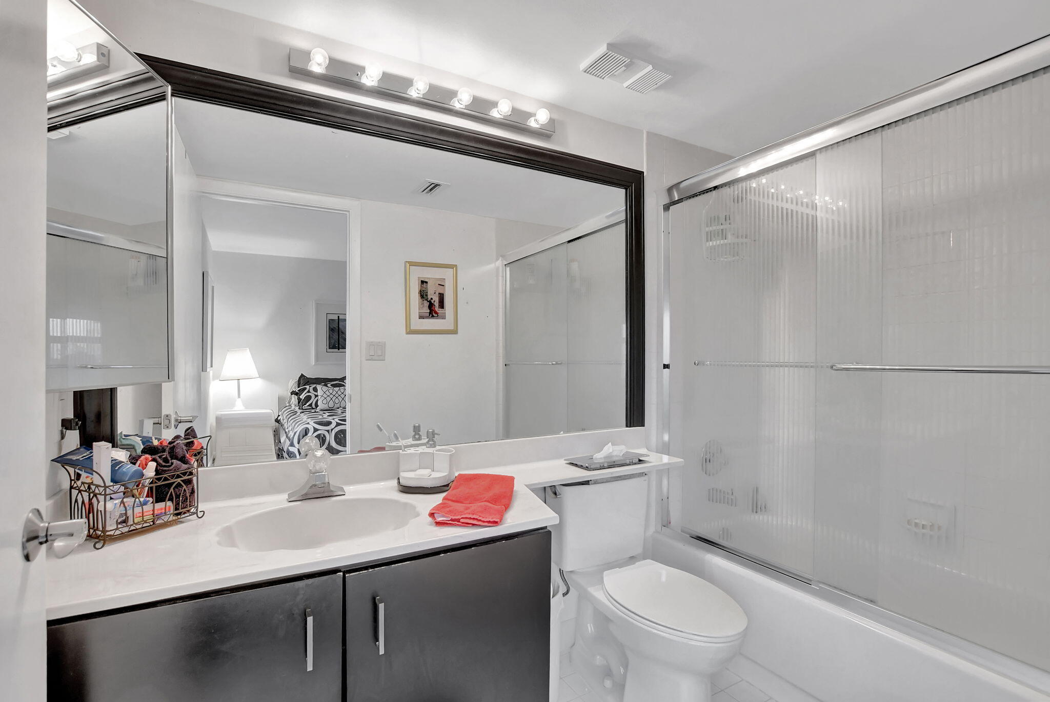 7572 Regency Lake Drive, Unit 502 Boca Raton, FL 33433 - Photo 34 of 54 2nd bath