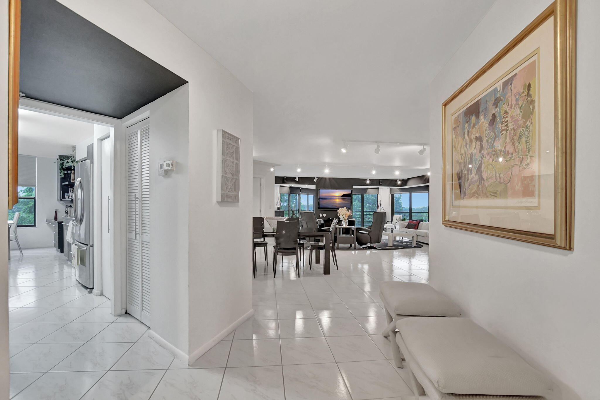 7572 Regency Lake Drive, Unit 502 Boca Raton, FL 33433 - Photo 5 of 54 Foyer