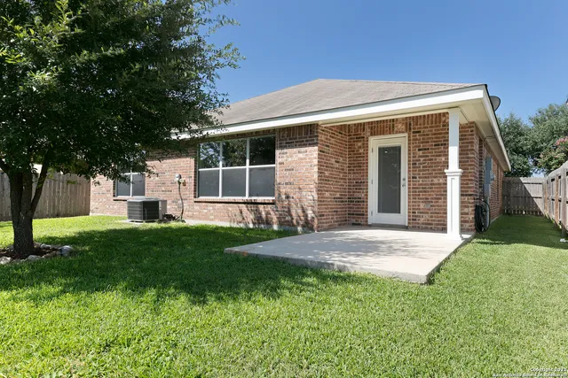 $1,900 | 3738 Grissom Branch, San Antonio, TX 78251