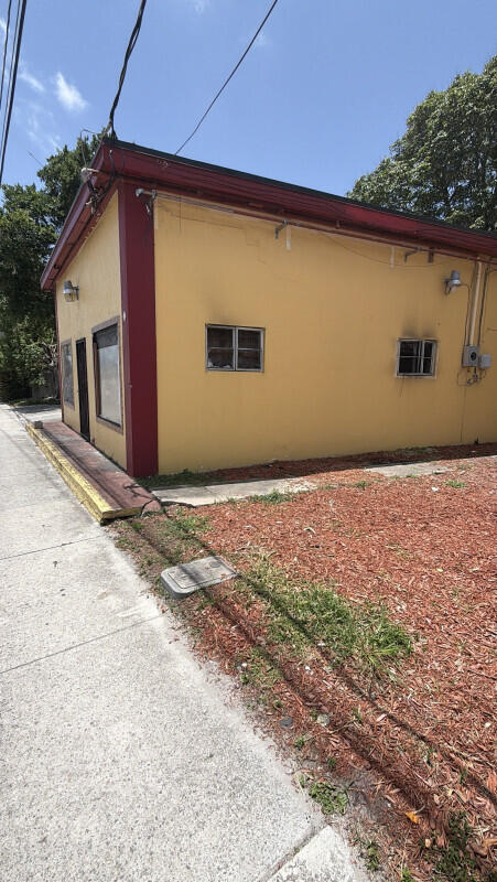2733 President Barack Obama Highway Riviera Beach, FL 33404 - Photo 3 of 3 IMG_38501jpeg