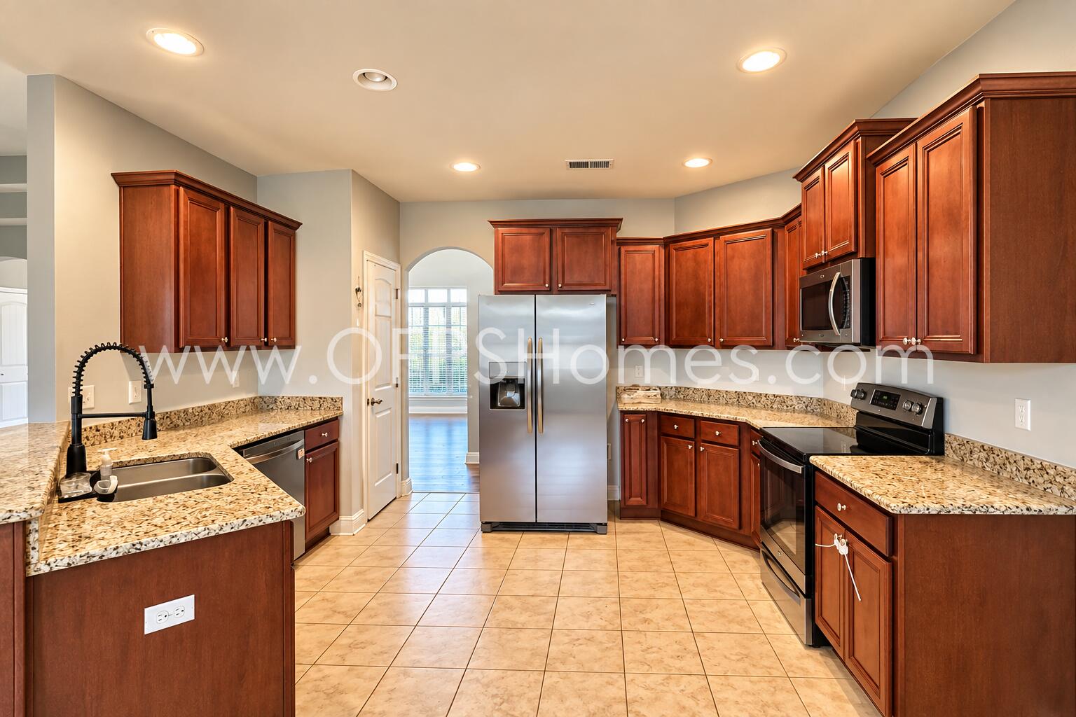 3445 Brownstone Road Crestview, FL 32539 - Photo 9 of 21 Bright Modern Kitchen Real Estate Interi