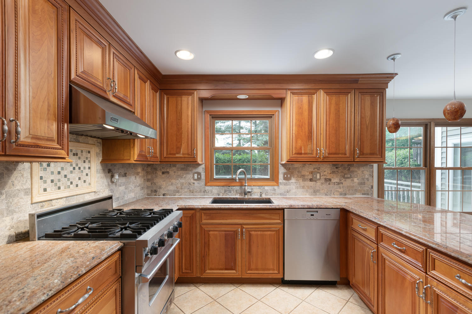 1756 East Bailey Road Naperville, IL 60565 - Photo 5 of 34