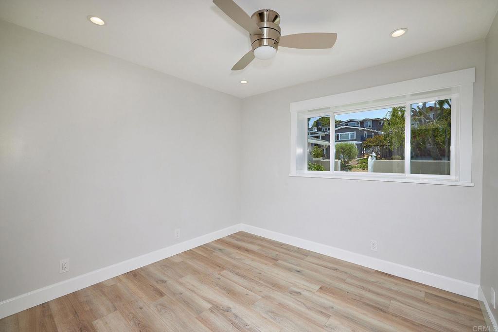 717 Barbara Avenue Solana Beach, CA 92075 - Photo 36 of 40 an empty room with a window